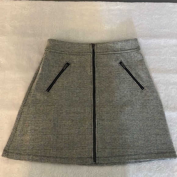 GAP houndstooth mini skirt with zipper front and pockets - size‎ 2 - Picture 1 of 4